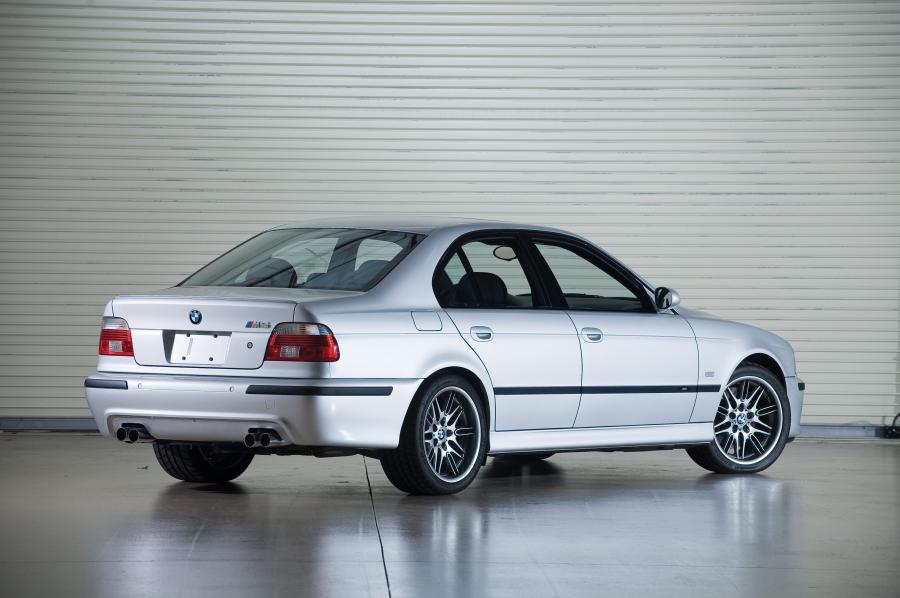  BMW M5 2002 года  (фото 6 из 6)